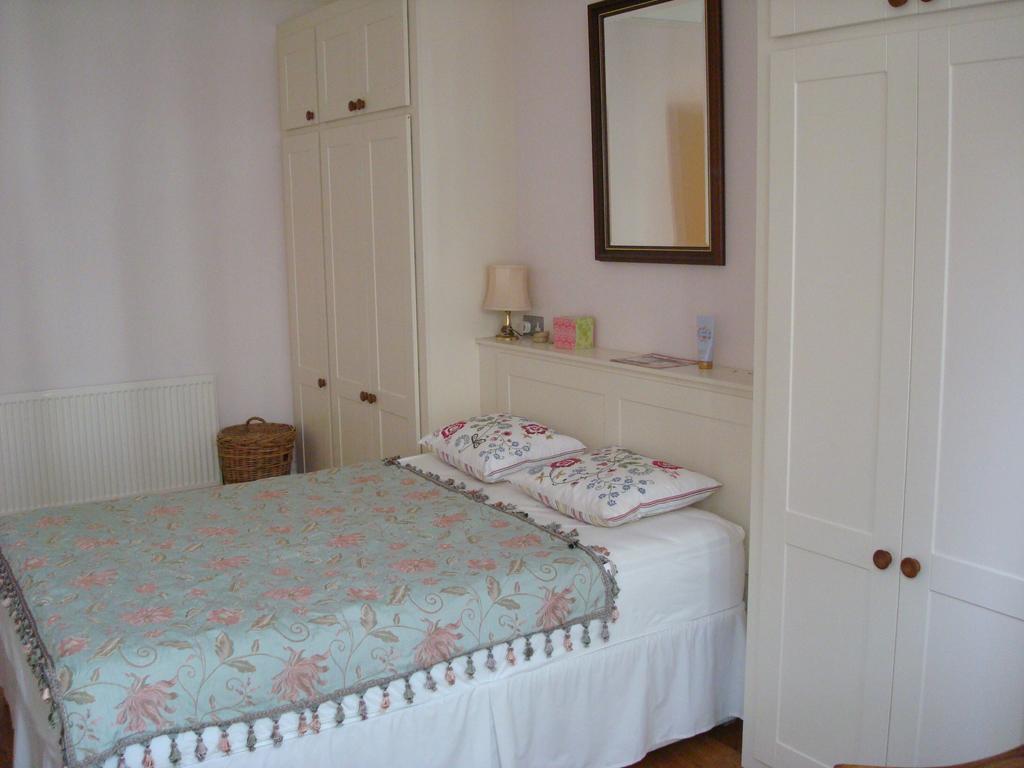 Luxury Holland Park, Sleeps 2, Free S'Fast Wifi Apartamento Londres Exterior foto