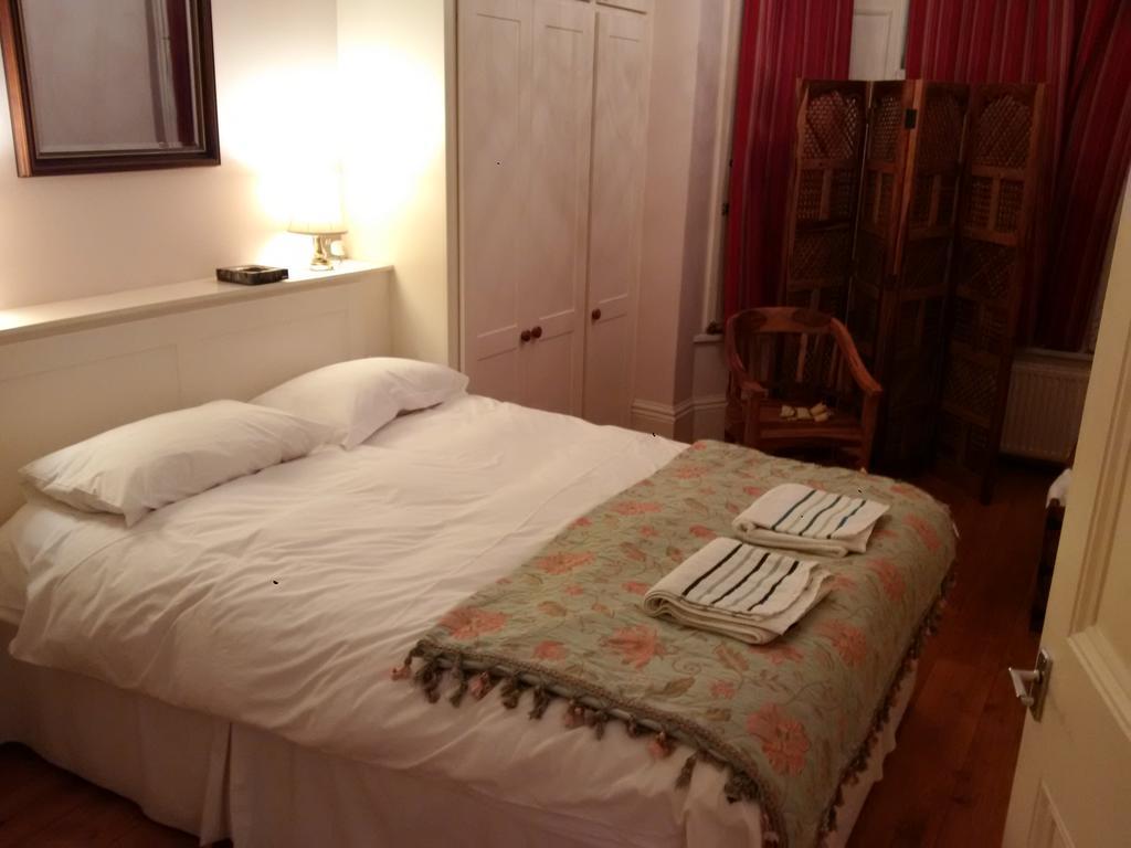 Luxury Holland Park, Sleeps 2, Free S'Fast Wifi Apartamento Londres Exterior foto