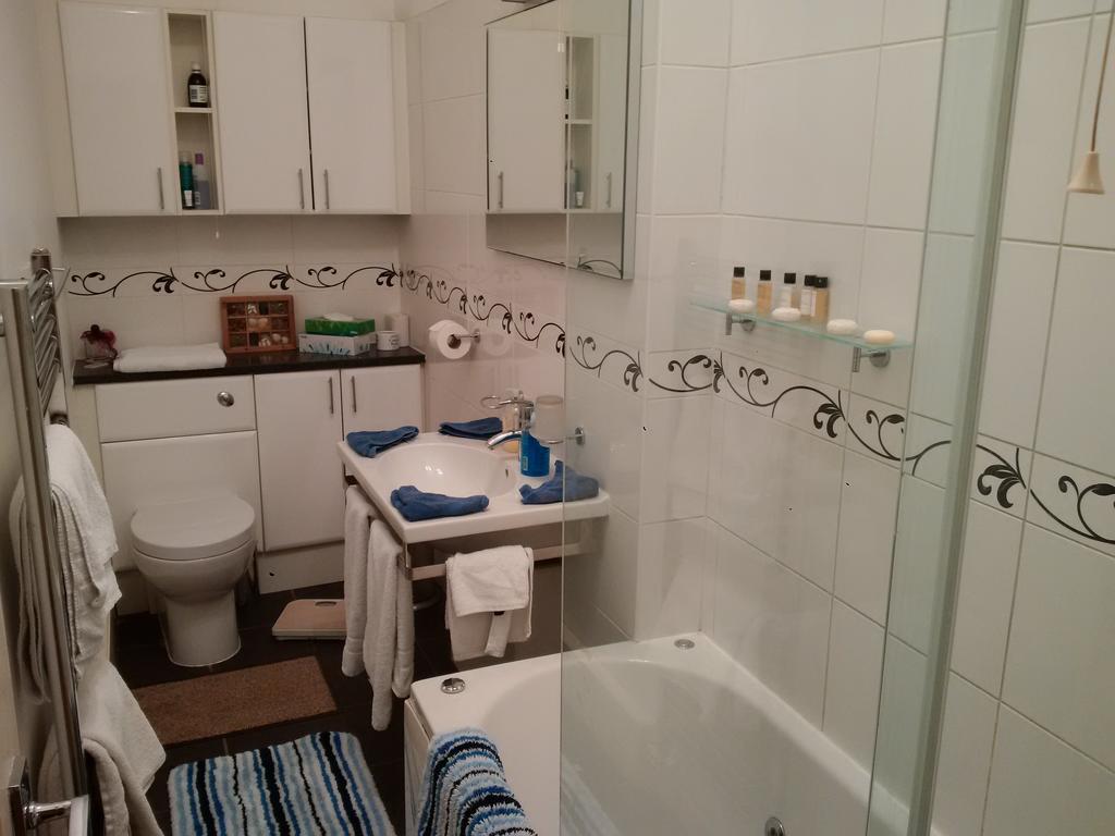 Luxury Holland Park, Sleeps 2, Free S'Fast Wifi Apartamento Londres Exterior foto